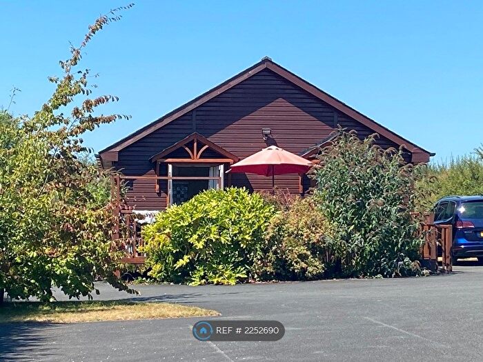 3 Bedroom Bungalow To Rent In Tudor Lodges, Looe, PL13