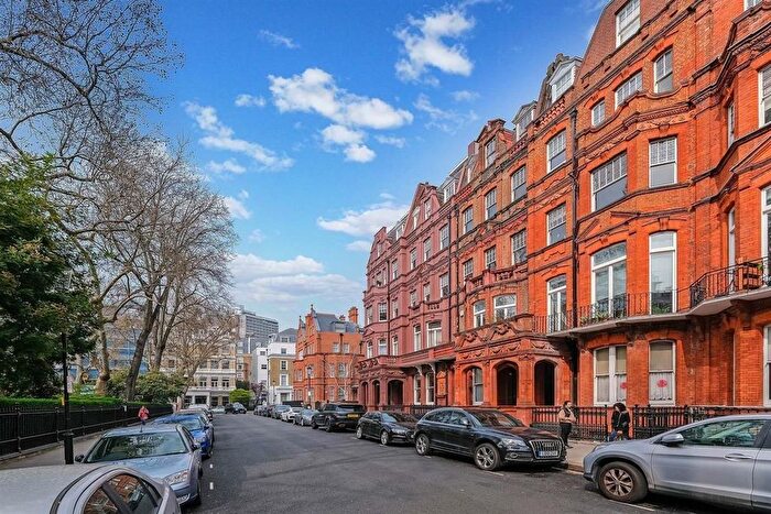 1 Bedroom Flat For Sale In Bina Gardens, SW5