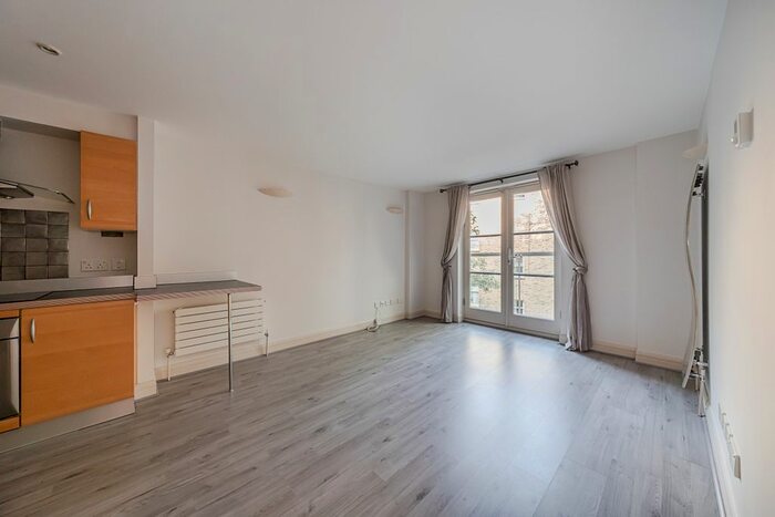 1 Bedroom Flat To Rent In Earl's Court Square, London, SW5