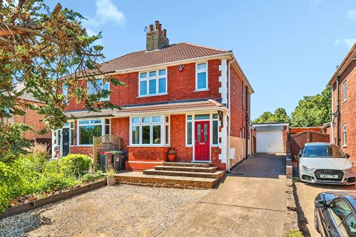3 Bedroom Semi-Detached House For Sale In Nottingham Road, Hucknall, Nottingham, Nottinghamshire, NG15