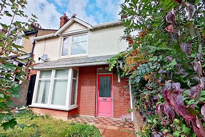 2 Bedroom Block Of Flats For Sale In High Ridge Road, Hemel Hempstead, HP3