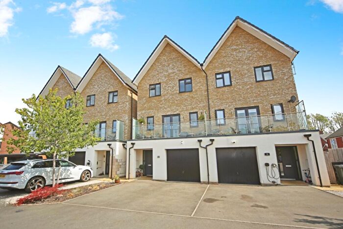 4 Bedroom Semi-Detached House For Sale In Duncan Road, Meon Vale, Stratford-upon-Avon, Warwickshire, CV37