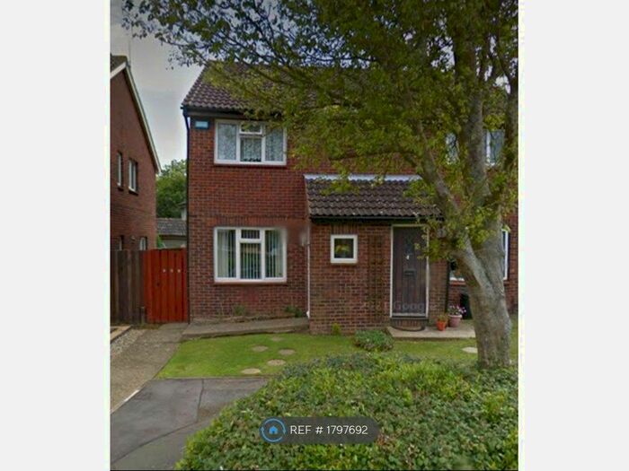 2 Bedroom Semi-Detached House To Rent In Lakemead, Ashford, TN23