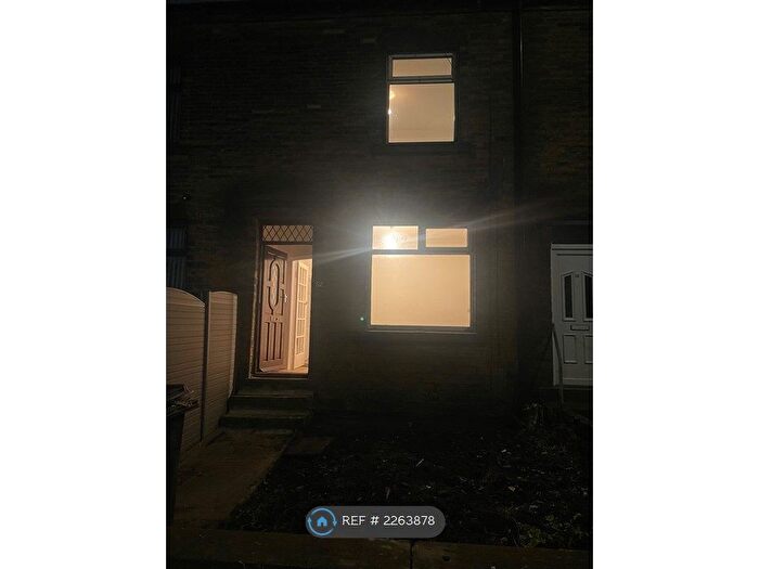 3 Bedroom Terraced House To Rent In Cleckheaton Road, Bradford, BD6