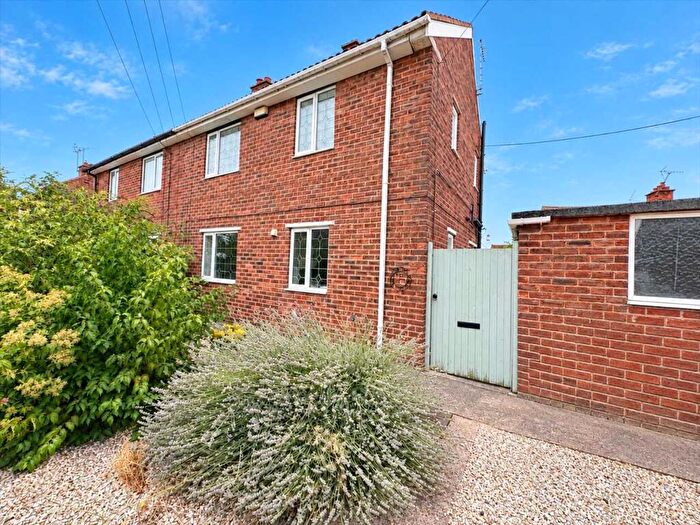 3 Bedroom Semi-Detached House For Sale In Lansbury Avenue, Sutton In Ashfield, NG17