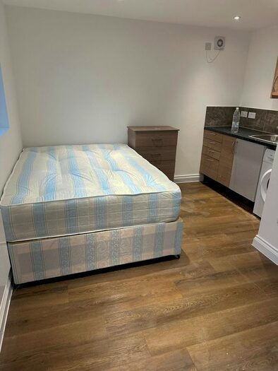 Studio To Rent In Dagenham, RM8