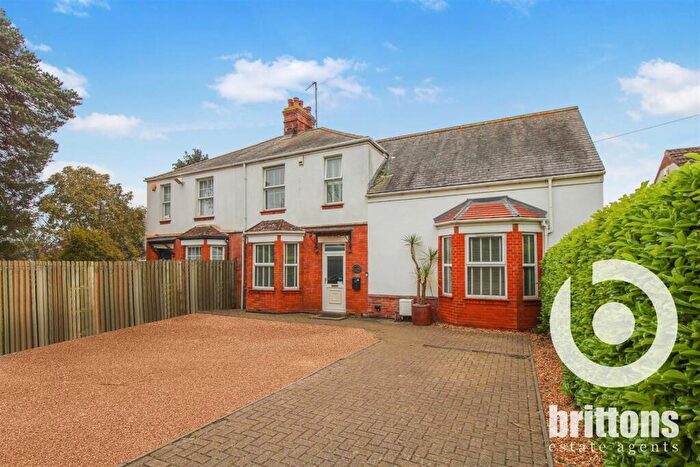 4 Bedroom Semi-Detached House For Sale In Castle Rising Road, South Wootton, King's Lynn, PE30