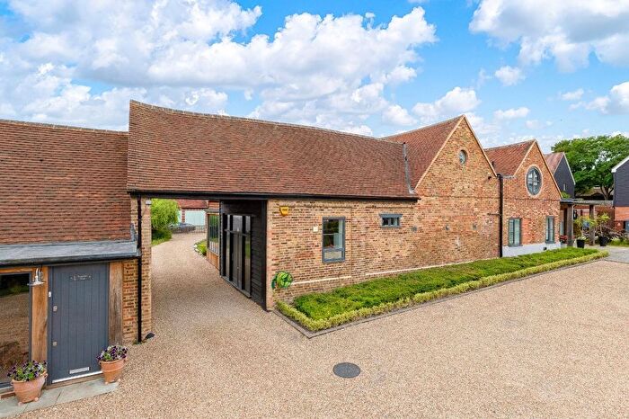 3 Bedroom Property To Rent In Pembridge Gardens, Stevenage, SG2