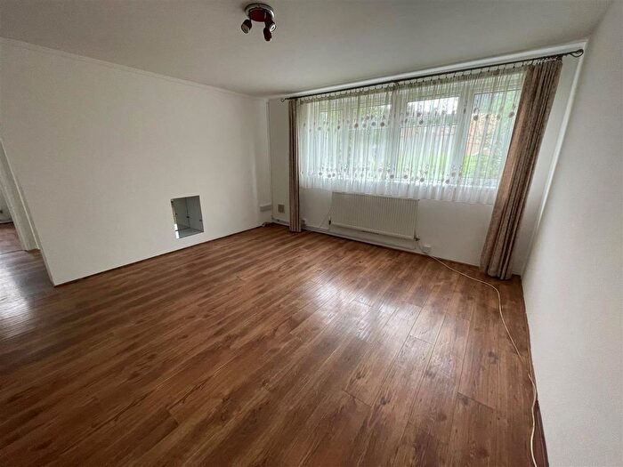 2 Bedroom Flat To Rent In Bishopthorpe Road, Westbury-On-Trym, Bristol, BS10