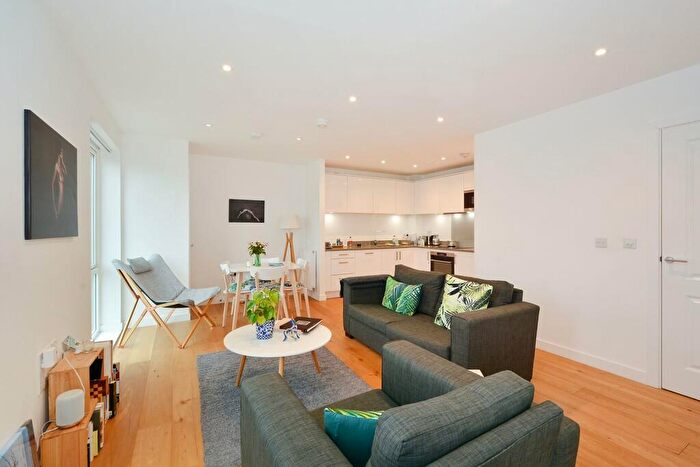 2 Bedroom Apartment To Rent In Copenhagen Place, Limehouse, E14