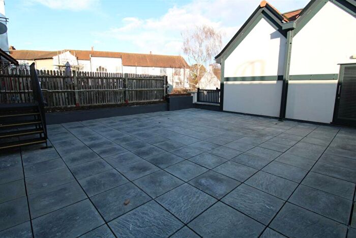 1 Bedroom Flat To Rent In Station Square, Petts Wood, Orpington, BR5