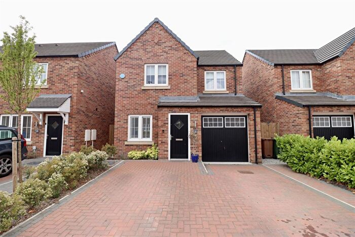 3 Bedroom Detached House For Sale In Lee Croft, Pocklington, York, YO42