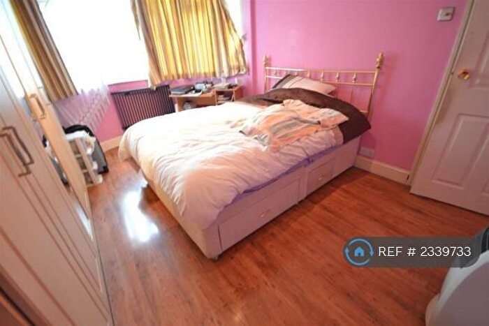 5 Bedroom Semi-Detached House To Rent In Kings Road, Harrow, HA2