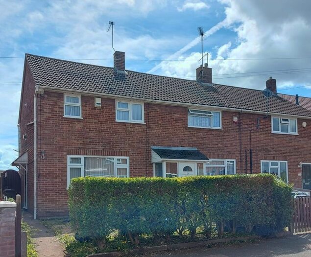 2 Bedroom Semi-Detached House To Rent In West Way, Luton, LU2