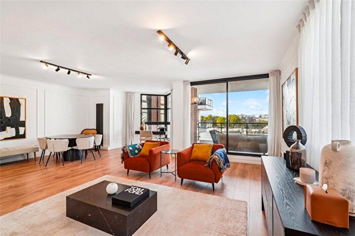 2 Bedroom Apartment To Rent In Anhalt Road, London, SW11