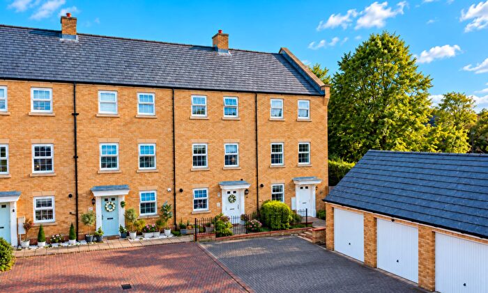 4 Bedroom Town House For Sale In Aspen Park, Hemel Hempstead, HP3