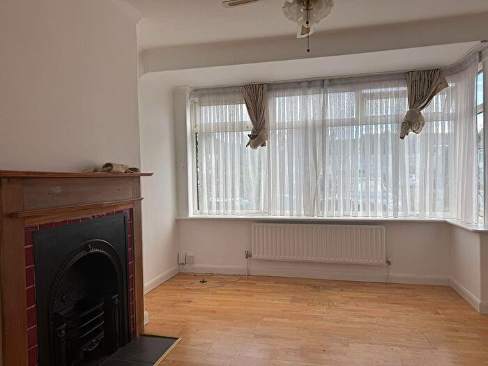 3 Bedroom Terraced House To Rent In Dell Road, Enfield, EN3