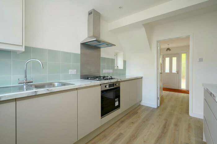 3 Bedroom Semi-Detached House To Rent In Raymund Road, Marston, OX3