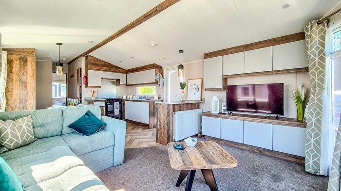 2 Bedroom Park Home For Sale In Seaview Holiday Park, CT5