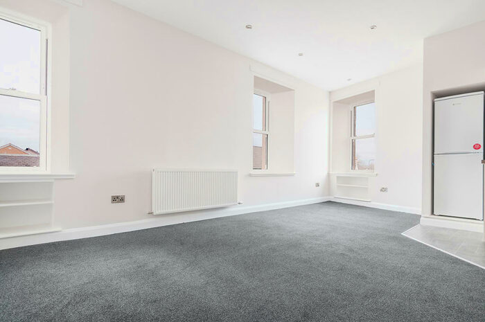 3 Bedroom Flat To Rent In Drum Street Edinburgh United Kingdom, EH17