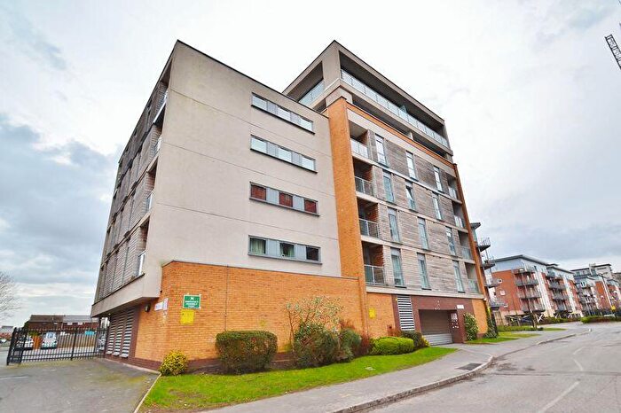 2 Bedroom Flat To Rent In Elmira Way, Salford, M5