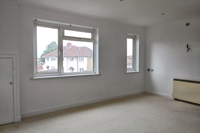 2 Bedroom Maisonette To Rent In Bowyer Drive, Cippenham, Slough, SL1