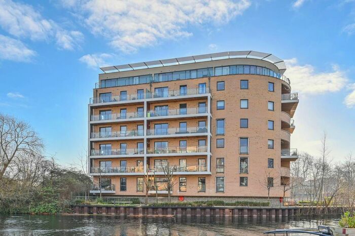 2 Bedroom Flat To Rent In Essex Wharf, Upper Clapton, London, E5