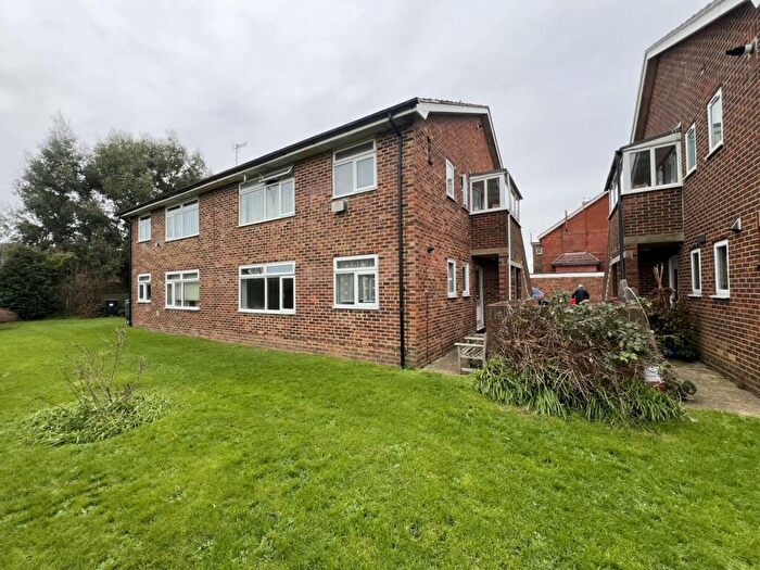 Studio To Rent In Highdown Avenue, Worthing, BN13