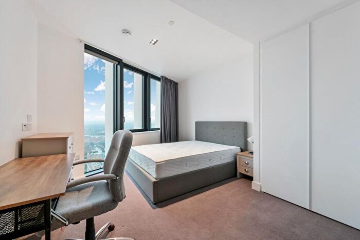 2 Bedroom Flat To Rent In Amory Tower, Marsh Wall, E14