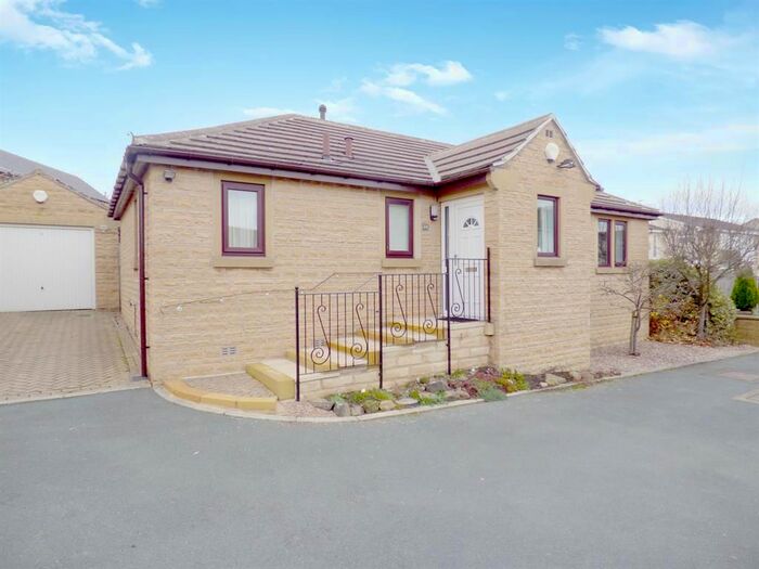 3 Bedroom Bungalow To Rent In Sherwood Close, Eldwick, Bingley, BD16