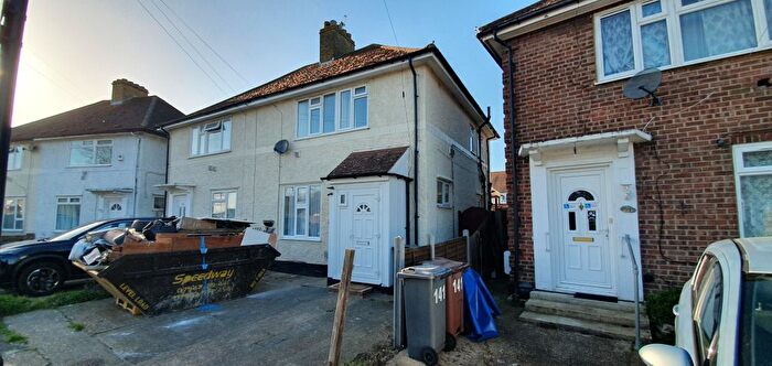 4 Bedroom Semi-Detached House To Rent In Burns Avenue, Feltham, TW14