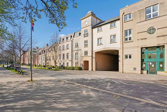 2 Bedroom Flat For Sale In Welch Way, Witney, OX28