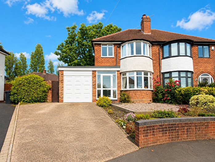 3 Bedroom Semi Detached House For Sale In Ridge Close, Birmingham, B13