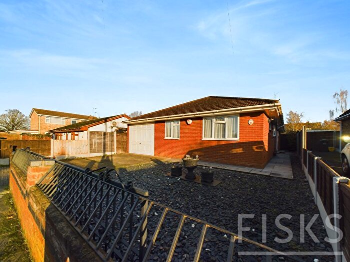 4 Bedroom Bungalow For Sale In New Park Road, Benfleet, SS7