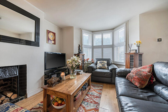 2 Bedroom Character Property For Sale In Holly Park Road, Friern Barnet Lane, N11