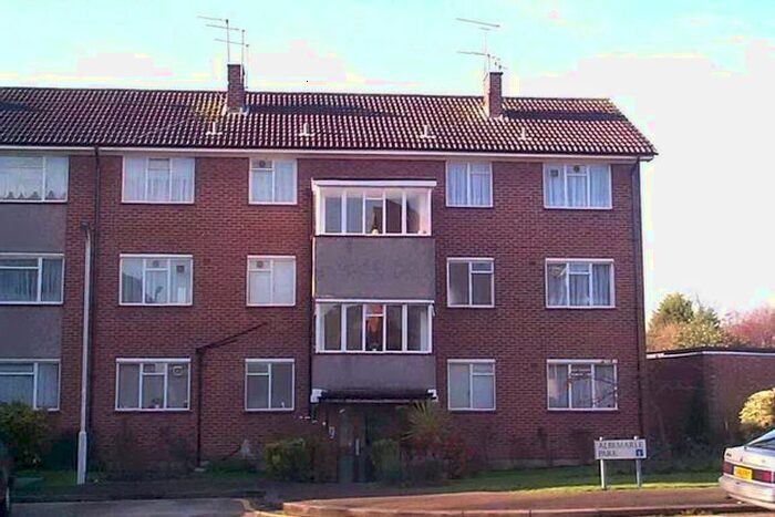 Studio To Rent In Albemarle Park, Stanmore, Middlesex, HA7