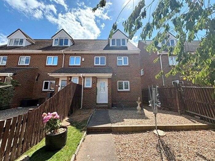 4 Bedroom Town House To Rent In Blakes Way, Eastbourne, BN23