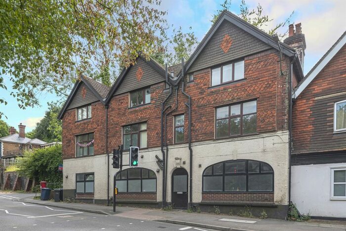 1 Bedroom Flat To Rent In Kings Road, Haslemere, GU27