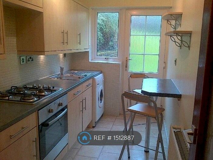 1 Bedroom Flat To Rent In Minto Place, Kirkcaldy, KY2