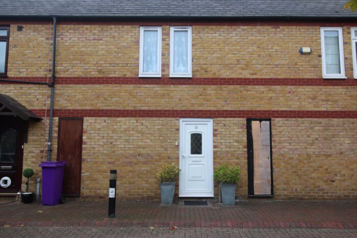2 Bedroom Terraced House To Rent In Codling Close, Wapping, London, E1W