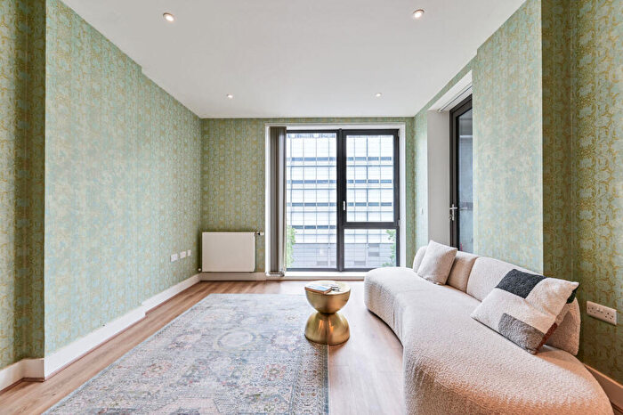 2 Bedroom Flat For Sale In Glass Blowers House, Tower Hamlets, London, E14