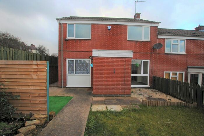 3 Bedroom Town House To Rent In Mountcastle Walk, Newbold, Chesterfield, S41