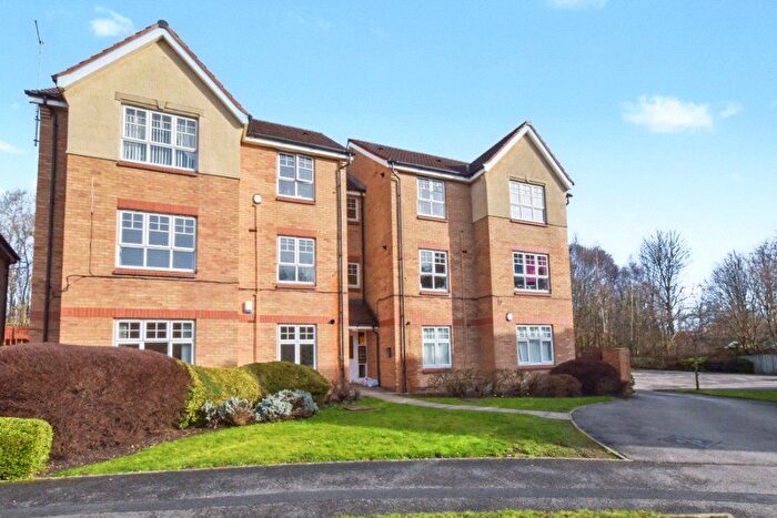 2 Bedroom Flat For Sale In Tavistock Park, Leeds, LS12