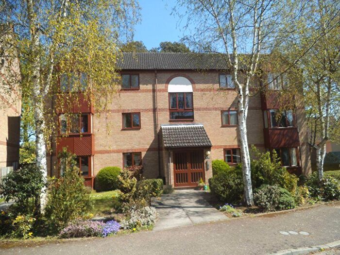 Flat To Rent In Bullen Close, Bury St Edmunds, Suffolk, IP33