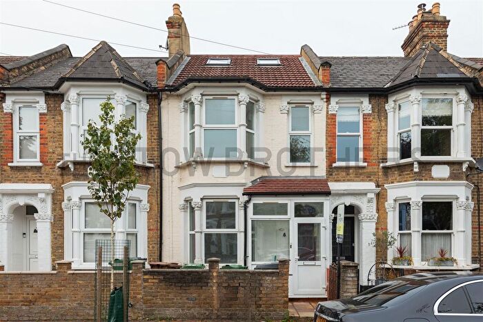 5 Bedroom Property To Rent In Wolsey Avenue, Walthamstow, E17