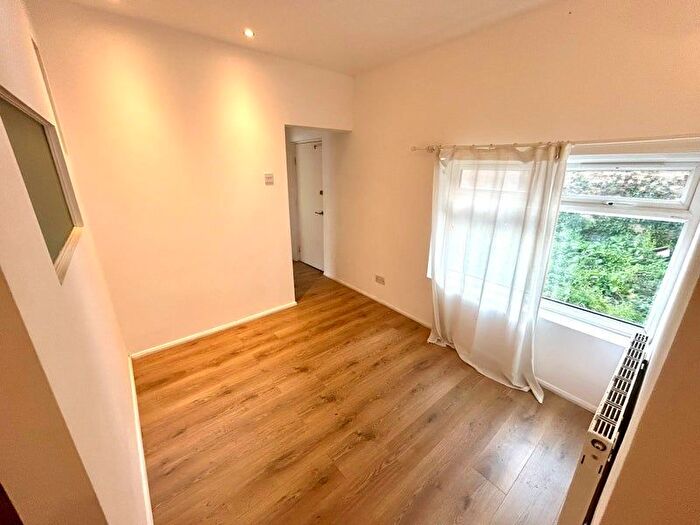 1 Bedroom Flat To Rent In Cranfield Road, London, SE4