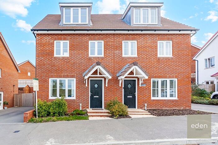 3 Bedroom Semi Detached House For Sale In Worrall Drive, Wouldham, ME1