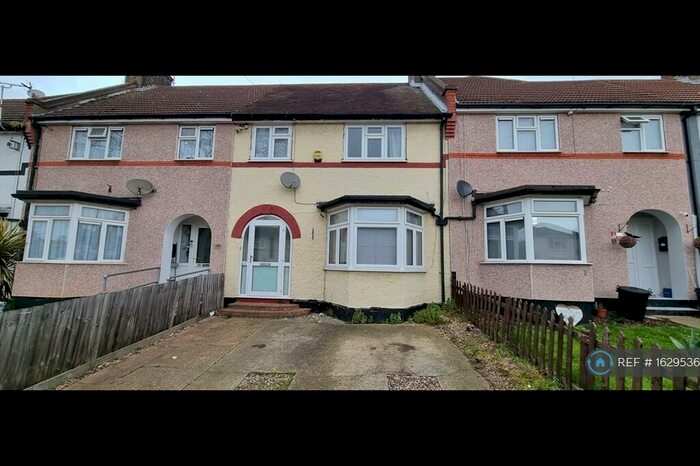 3 Bedroom Terraced House To Rent In Manchester Drive, Leigh-On-Sea, SS9