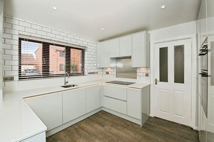 3 Bedroom Semi Detached House For Sale In Barnfield Gardens, Whittlesey, Peterborough, PE7