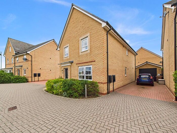 4 Bedroom Detached House For Sale In Lockwood Way, Hampton Water, PE7